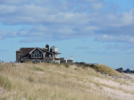 The Ultimate Guide to Summer in the Hamptons: 7 Must-Do Activities for a Chic Getaway